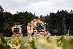 Traktor bei der Ernte